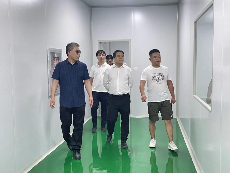 石嘴山市惠農(nóng)區(qū)委副書記、區(qū)長(zhǎng)馬仲武 蒞臨寧夏興康恒潤(rùn)農(nóng)業(yè)科技發(fā)展有限公司指導(dǎo)工作