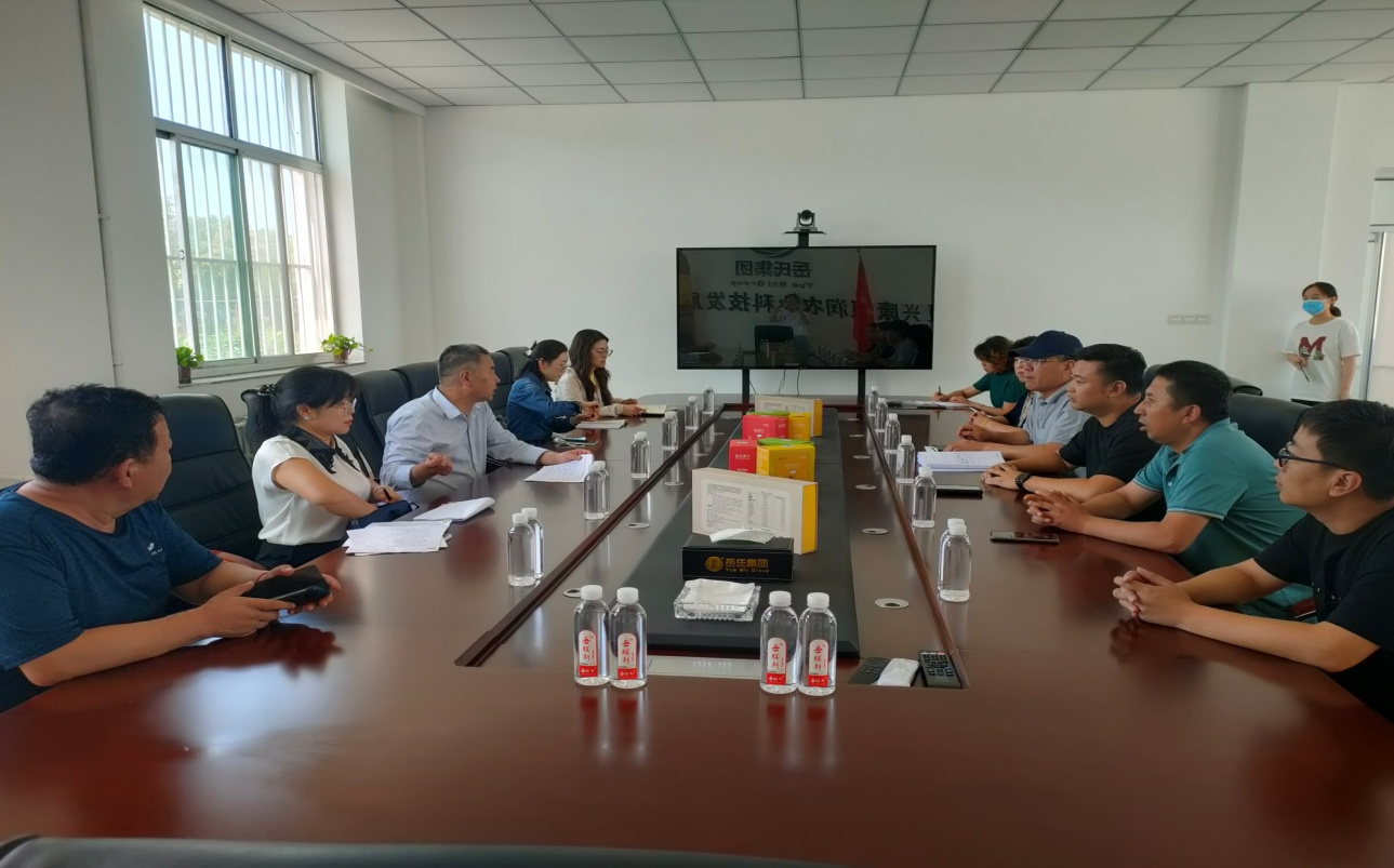 自治區(qū)鄉(xiāng)鎮(zhèn)企業(yè)經(jīng)濟發(fā)展服務(wù)中心副主任辛健蒞臨寧夏興康恒潤農(nóng)業(yè)科技發(fā)展有限公司調(diào)研指導